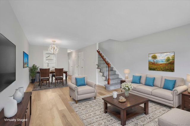 185 Hampton Court 185, Newington, CT 06111