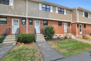 185 Hampton Court 185, Newington, CT 06111