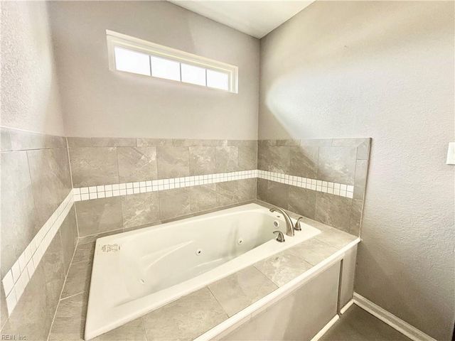 1234 Summit AVE, Portsmouth, VA 23704