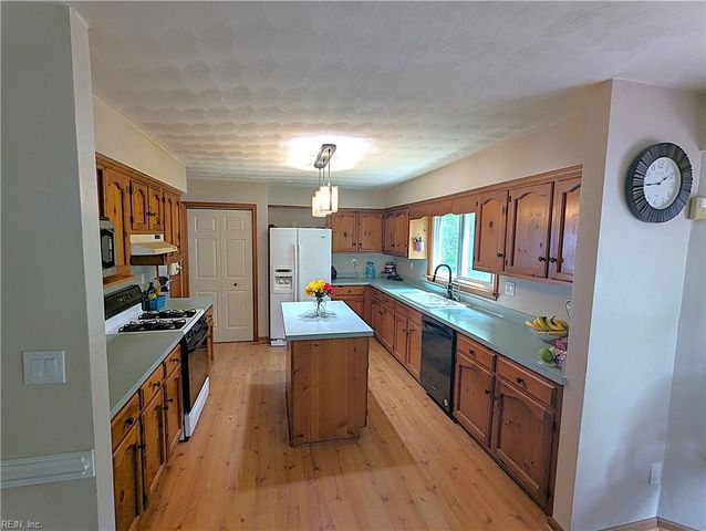 100 Blacksmith ARCH, Yorktown, VA 23693