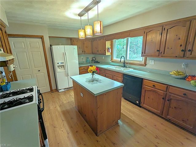 100 Blacksmith ARCH, Yorktown, VA 23693