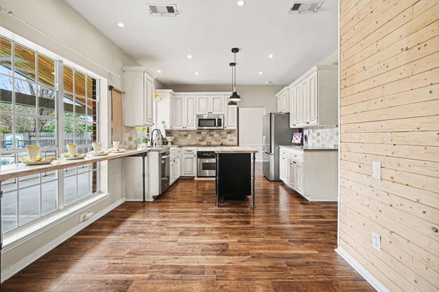 1513 Mija Lane, Seabrook, TX 77586