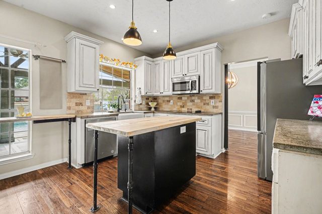 1513 Mija Lane, Seabrook, TX 77586