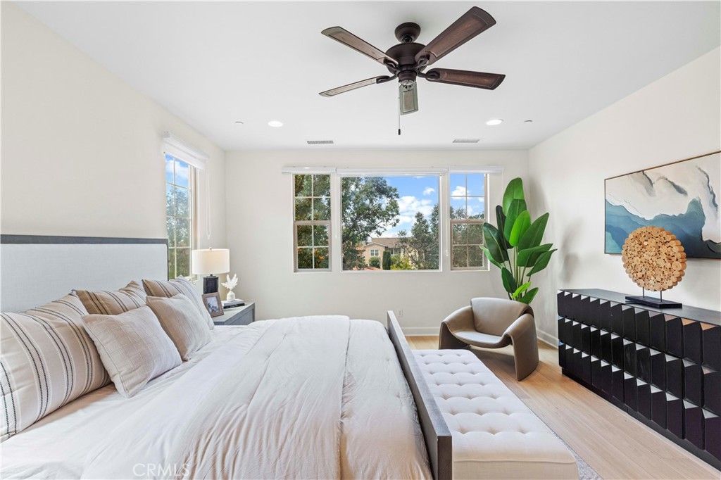 Image 18 of property listing at 122 Catalonia, Irvine, CA 92618
