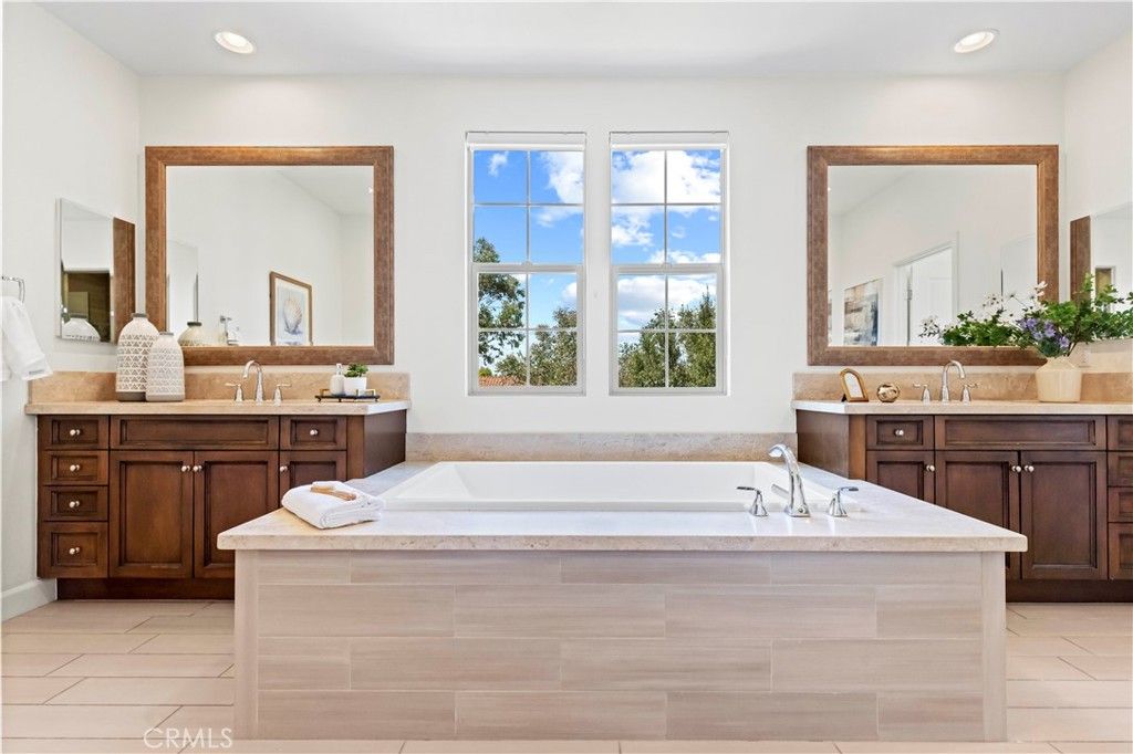 Image 20 of property listing at 122 Catalonia, Irvine, CA 92618