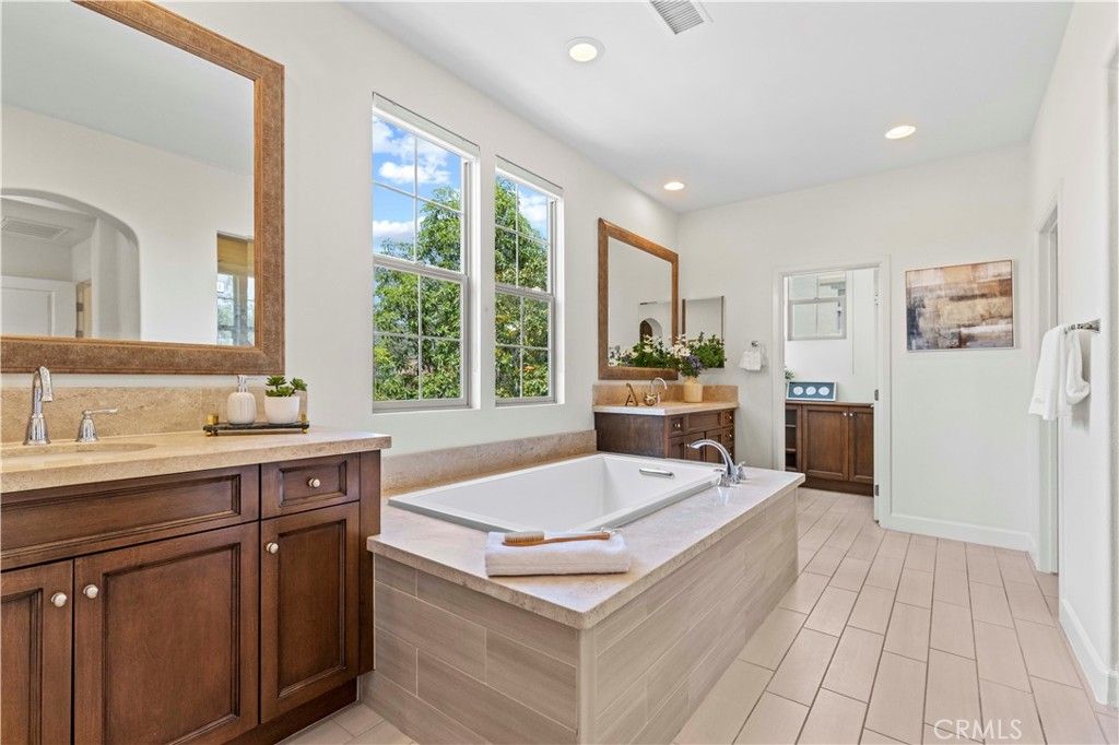 Image 21 of property listing at 122 Catalonia, Irvine, CA 92618