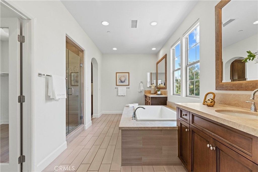 Image 22 of property listing at 122 Catalonia, Irvine, CA 92618