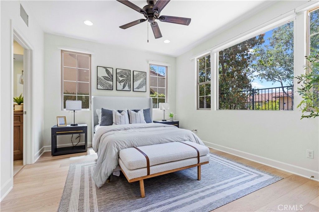Image 25 of property listing at 122 Catalonia, Irvine, CA 92618