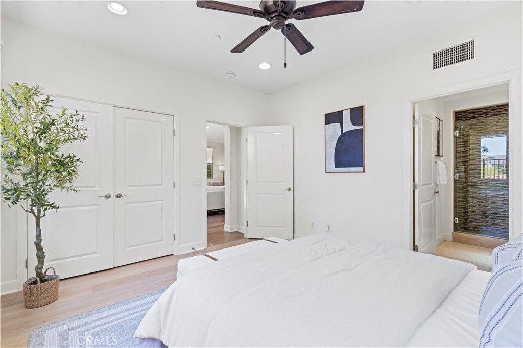 Image 26 of property listing at 122 Catalonia, Irvine, CA 92618