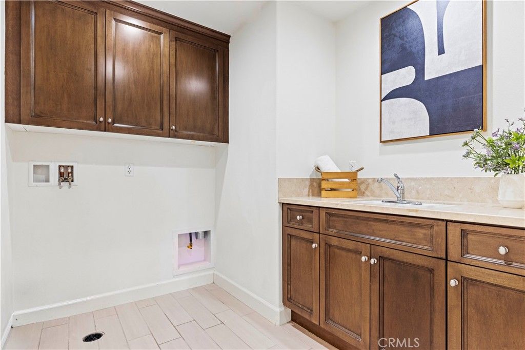 Image 32 of property listing at 122 Catalonia, Irvine, CA 92618