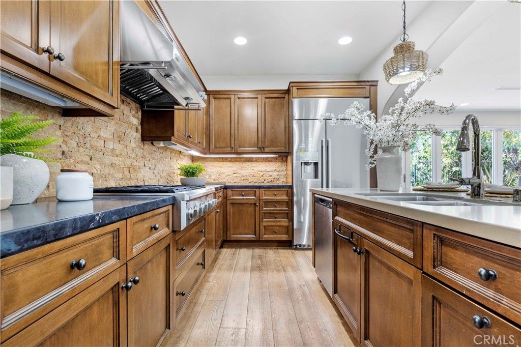Image 7 of property listing at 122 Catalonia, Irvine, CA 92618