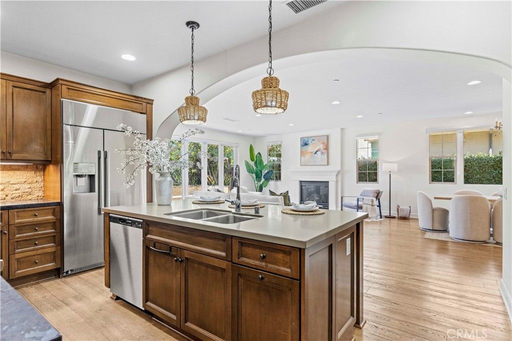 Image 8 of property listing at 122 Catalonia, Irvine, CA 92618