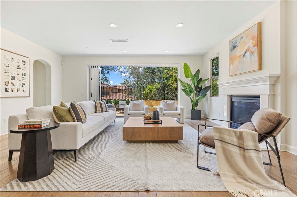 Image 9 of property listing at 122 Catalonia, Irvine, CA 92618