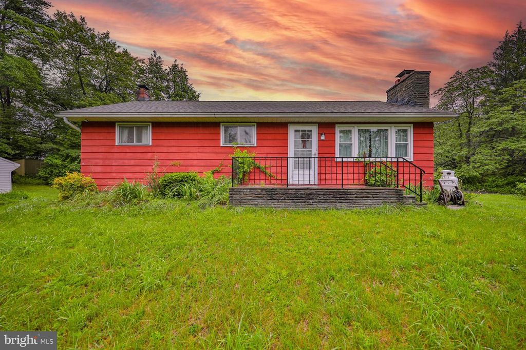 60 MAPLE DR, Palmerton, PA 18071
