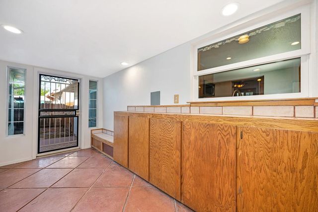 2633 Granite Way, Sacramento, CA 95821