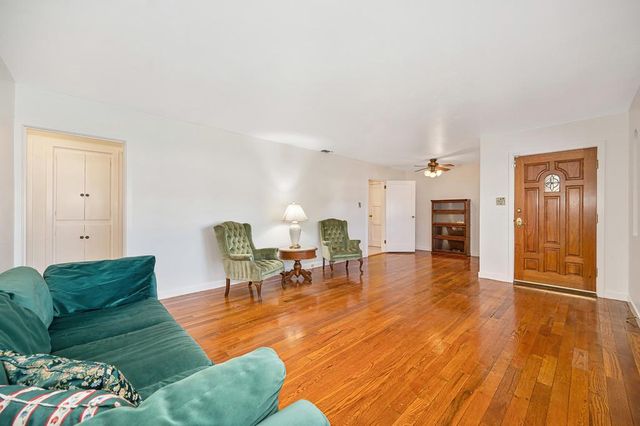 2633 Granite Way, Sacramento, CA 95821