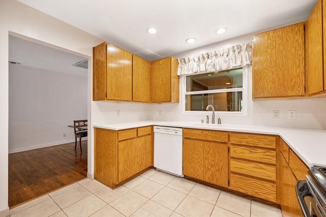 2633 Granite Way, Sacramento, CA 95821