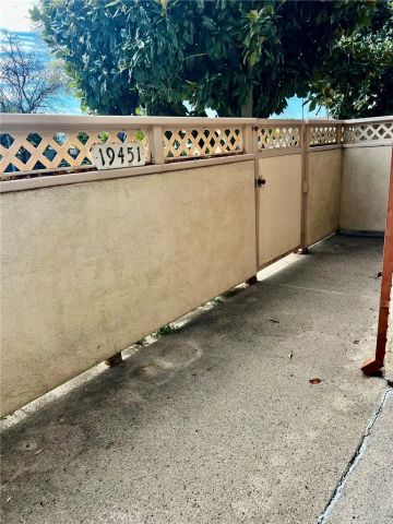 19451 Sherman Way 501, Reseda, CA 91335