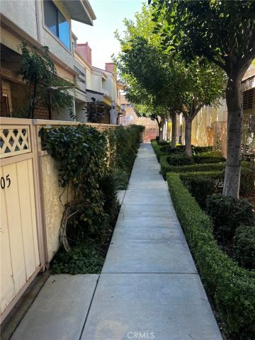 19451 Sherman Way 501, Reseda, CA 91335