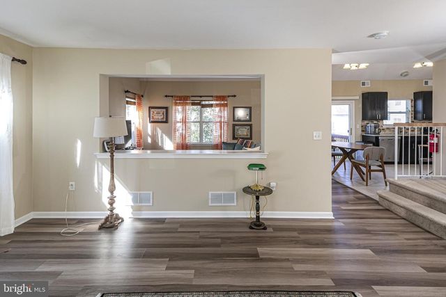 27 RICHARDS RD, Lawrence Township, NJ 08648