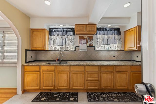 4115 Edgehill Drive, Los Angeles, CA 90008