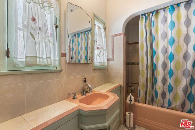 4115 Edgehill Drive, Los Angeles, CA 90008