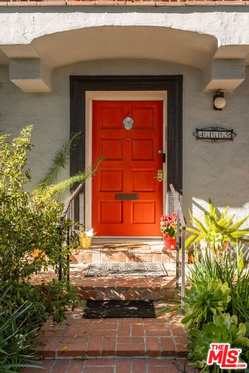 4115 Edgehill Drive, Los Angeles, CA 90008