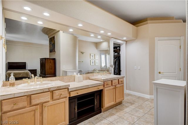 2000 Alexa Breanne Court, Las Vegas, NV 89117