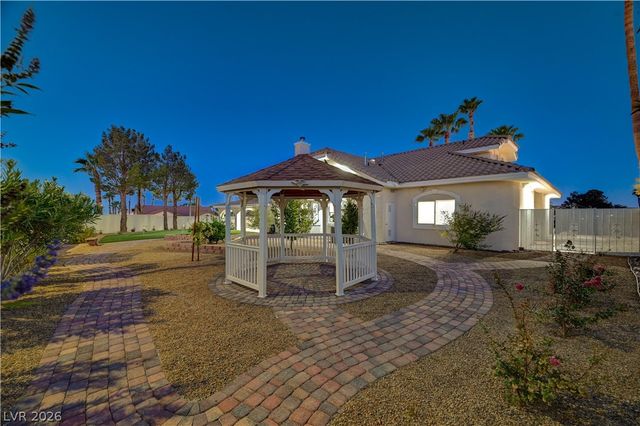 2000 Alexa Breanne Court, Las Vegas, NV 89117