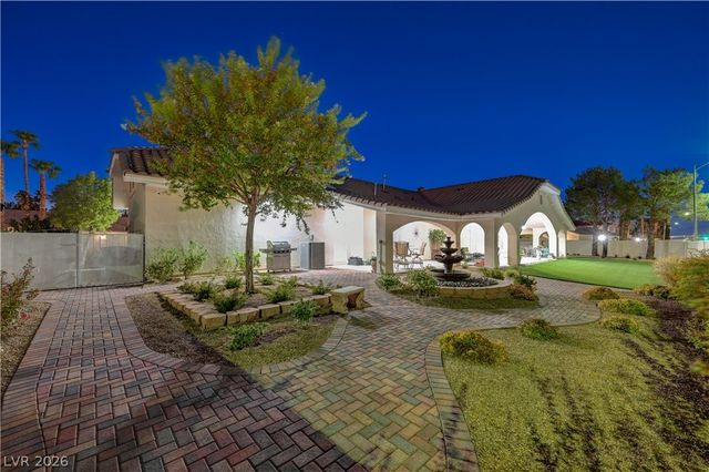 2000 Alexa Breanne Court, Las Vegas, NV 89117