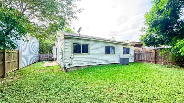 4122 SUNRISE CREEK DR, San Antonio, TX 78244