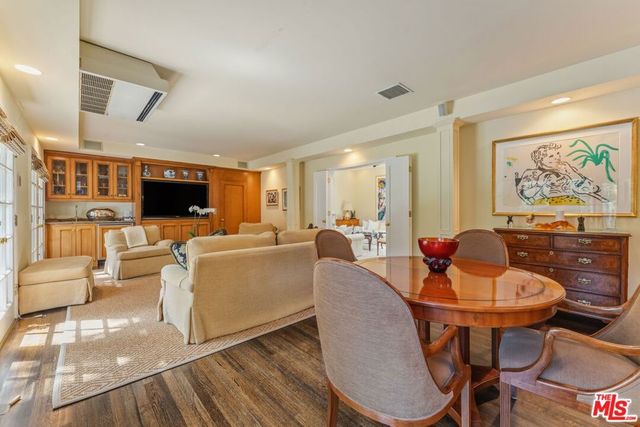 607 N Linden Drive, Beverly Hills, CA 90210