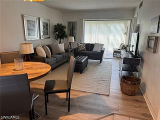 1900 Alamanda DR 303, Naples, FL 34102