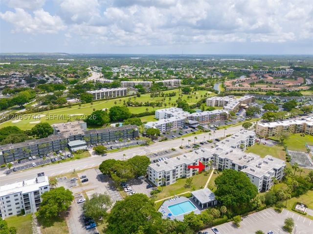 9233 SW 8th St 208, Boca Raton, FL 33428