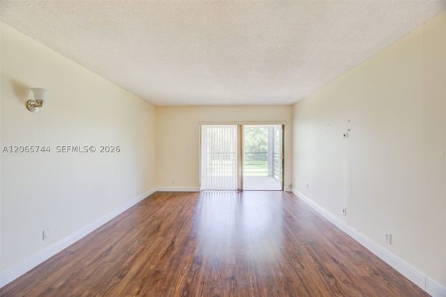 9233 SW 8th St 208, Boca Raton, FL 33428