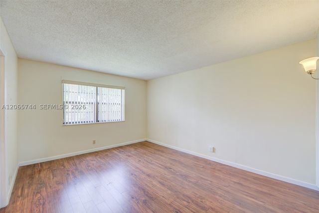 9233 SW 8th St 208, Boca Raton, FL 33428
