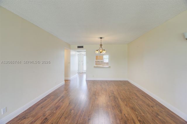 9233 SW 8th St 208, Boca Raton, FL 33428