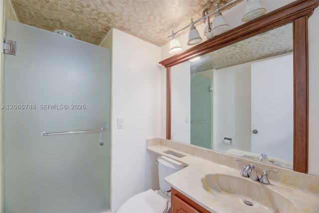 9233 SW 8th St 208, Boca Raton, FL 33428