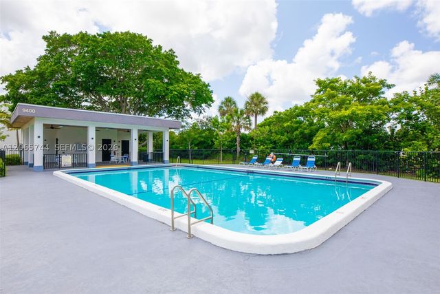 9233 SW 8th St 208, Boca Raton, FL 33428
