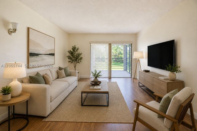 9233 SW 8th St 208, Boca Raton, FL 33428