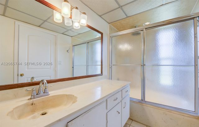 9233 SW 8th St 208, Boca Raton, FL 33428