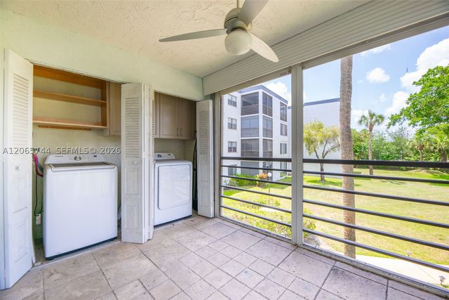 9233 SW 8th St 208, Boca Raton, FL 33428