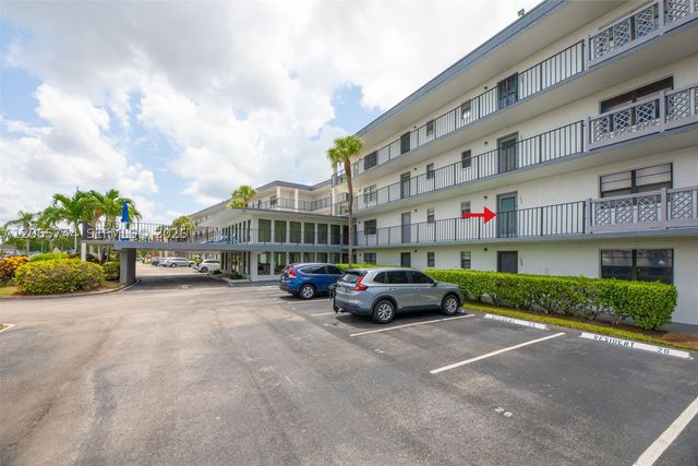 9233 SW 8th St 208, Boca Raton, FL 33428