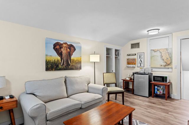 3675 66th Avenue, Vero Beach, FL 32966