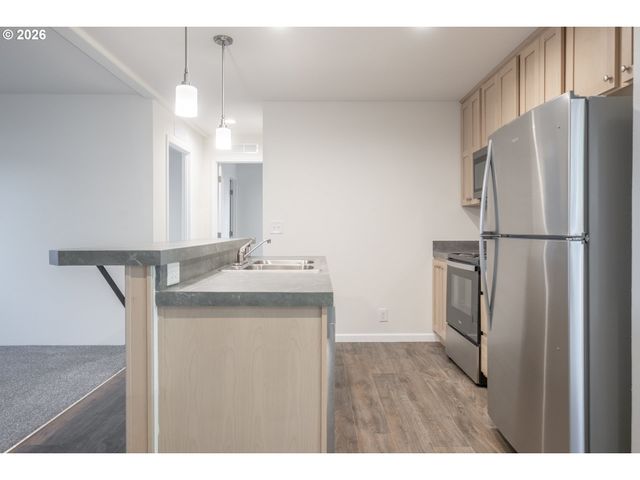3124 Surfwood Dr, Salem, OR 97305