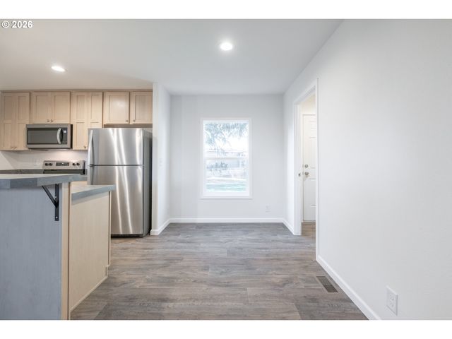 3124 Surfwood Dr, Salem, OR 97305