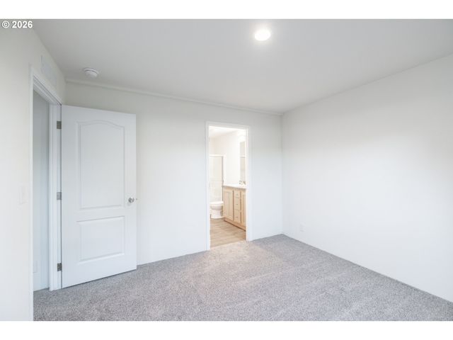 3124 Surfwood Dr, Salem, OR 97305