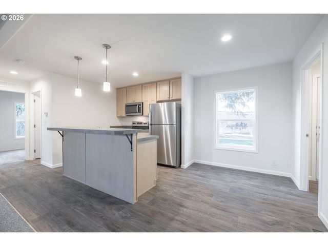 3124 Surfwood Dr, Salem, OR 97305