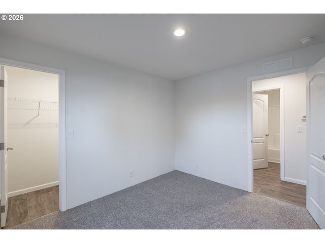 3124 Surfwood Dr, Salem, OR 97305