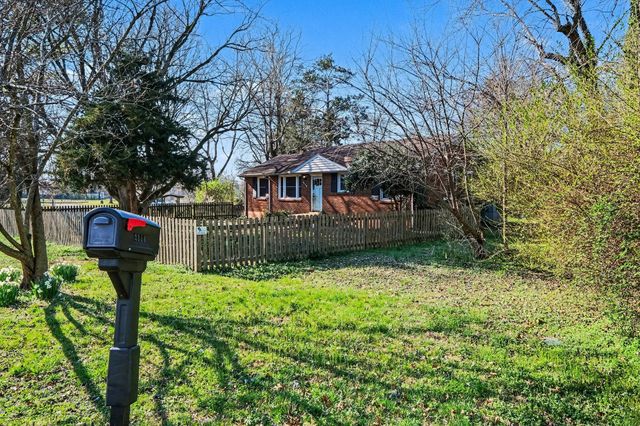 2114 Cypress Dr, Murfreesboro, TN 37130